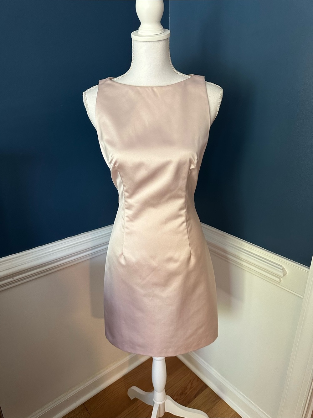 Vintage Laundry by Shelli Segal Pink Satin Open Back Bow Dress